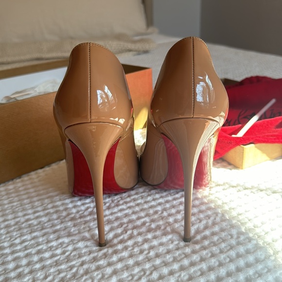 Christian Louboutin so Kate❤️‍🔥 - Picture 3 of 5
